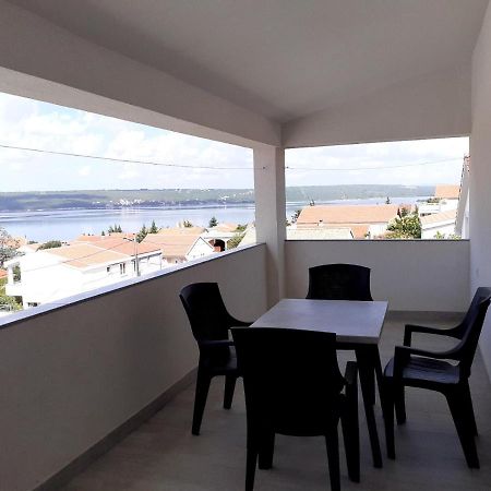 Apartmani Grumf Gornji Karin Esterno foto